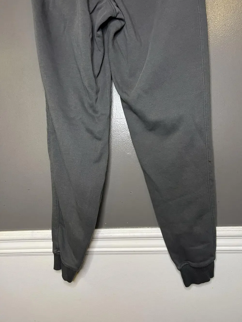 Under Armour Sweatpants Mens Medium Gray Fleece Jogger Pants Logo Athletic